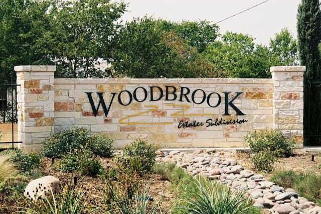 1st image of 453 Woodbrook Trl
