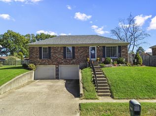 5303 Matterhorn Dr, Louisville, KY 40216