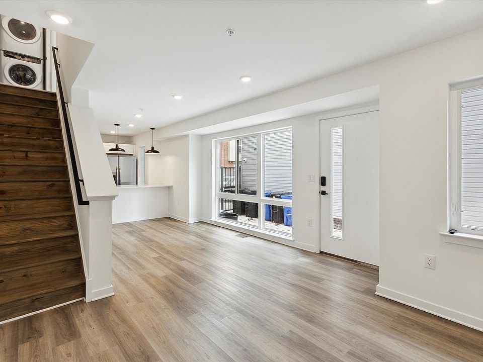 1st image of 1338 N 15th St #B