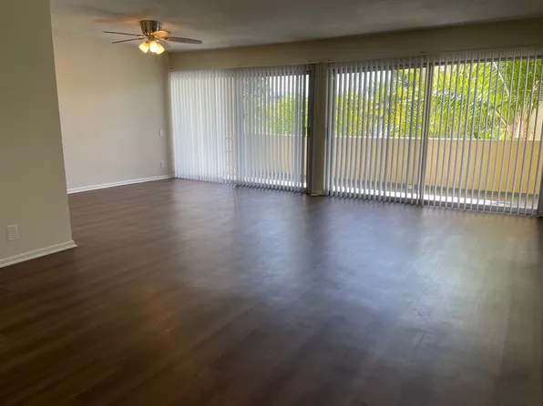 Terraces at the Oaks Apartments, 14400 Addison St APT 303, Sherman Oaks, CA 91423