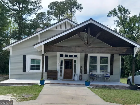 417 Harvey St, Millen, GA 30442