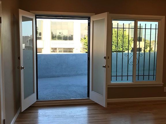 3rd image of 1615 S La Cienega Blvd