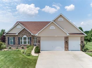 831 Autumn Rise Ln, Columbia, IL 62236