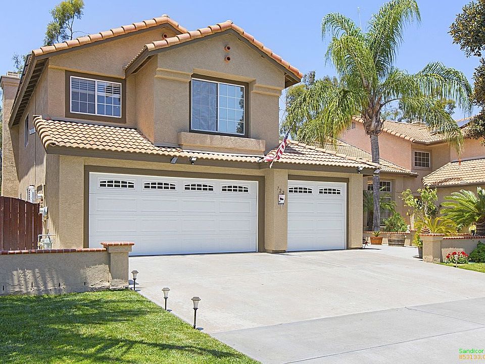 1st image of 722 Avenida Abeja
