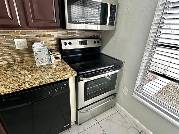 5th image of 4158 Inverrary Dr APT 202