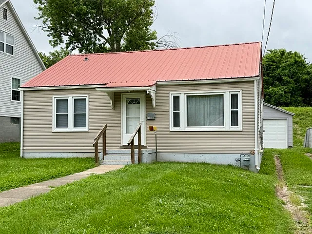1405 E Elm St