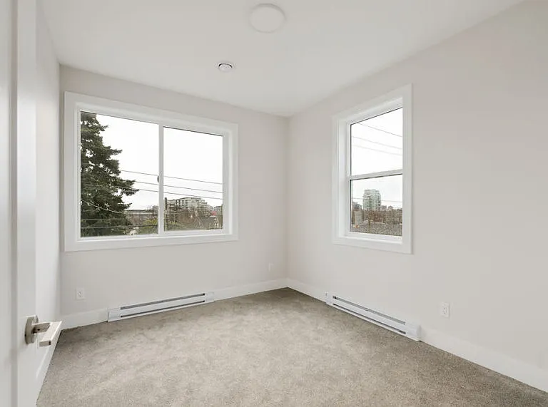 710 Catherine St — Photo 12