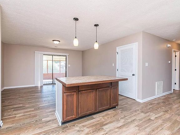 4th image of 3187 Beaver Creek Dr