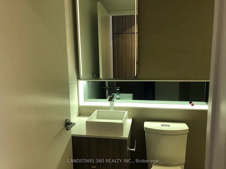 215 Queen St W #1109 — Photo 14