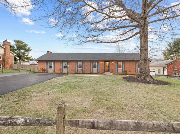 363 Wayne Ave, Stuarts Draft, VA 24477