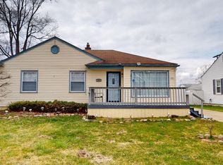 1460 Hampton Rd, Mount Clemens, MI 48043