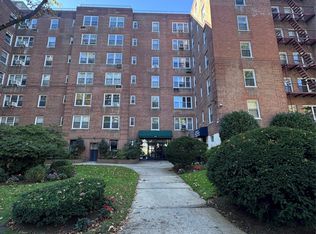 27-04 Parsons Blvd #2G, Flushing, NY 11354