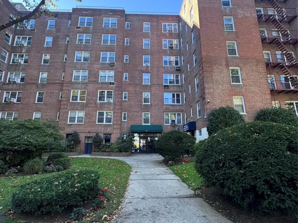 27-04 Parsons Blvd #2G, Flushing, NY 11354
