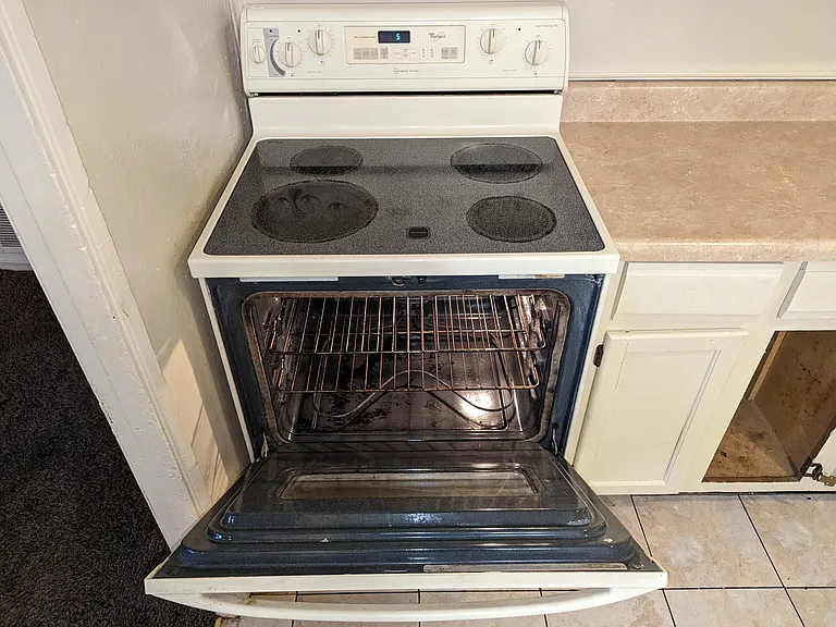 Electric stove with ceramic cooktop