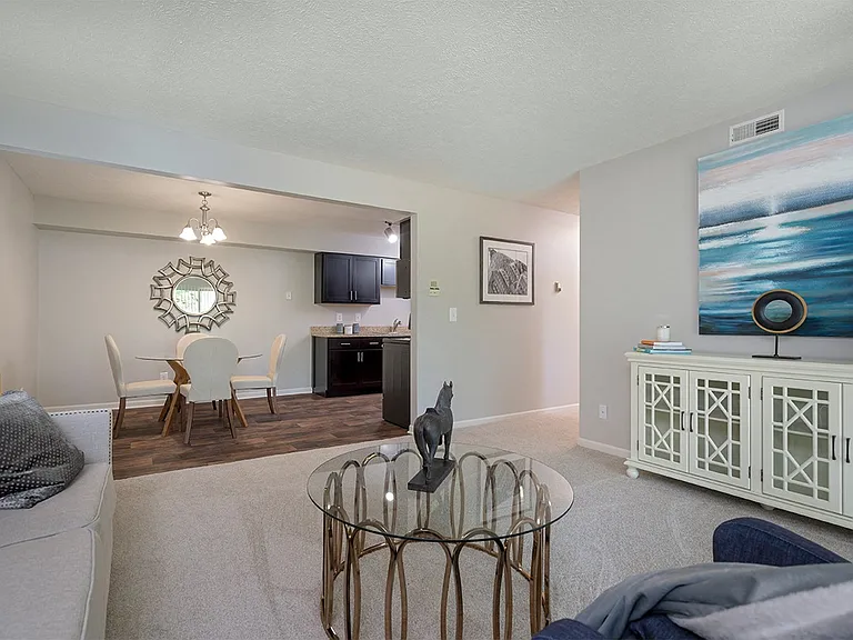 Beacon Lake Apartments — Photo 9