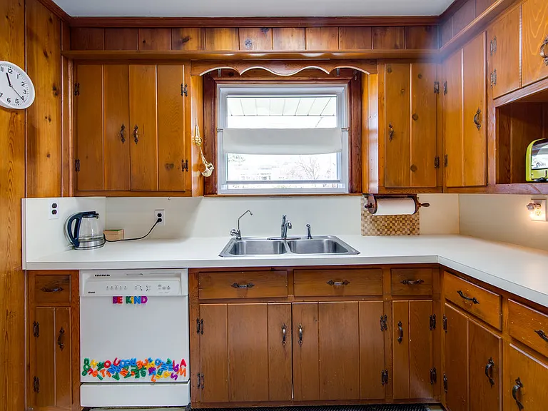 Gregory Dr — Photo 11