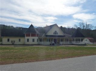 123 Dawn Valley Dr, Hendersonville, NC 28792