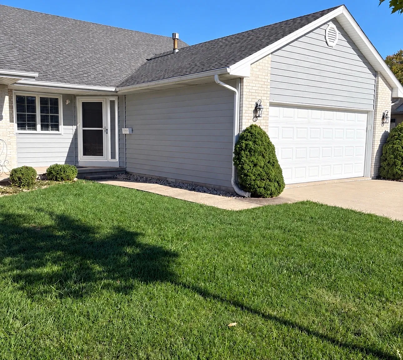 2 bed, 1300 sqft, $1,850 — Photo 1