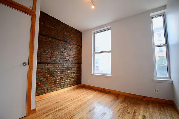 Rented by Brick&Mortar | media 35