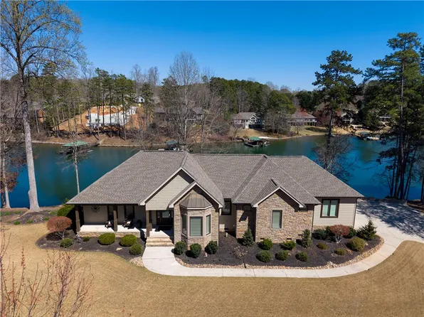 122 Shelter Cove Dr, Seneca, SC 29672