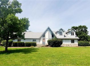 780 Green Meadow Dr, Greenwood, IN 46143