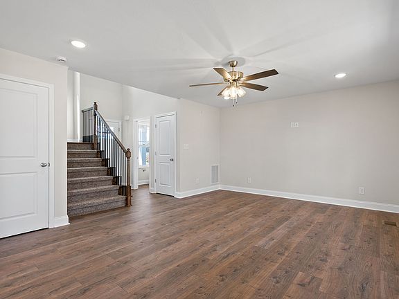 5th image of 1252 Iris Glen Dr Lot 98