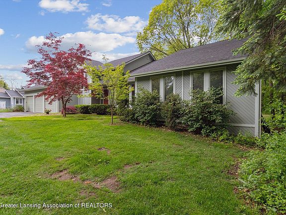 4th image of 821 Saint Charles Pl