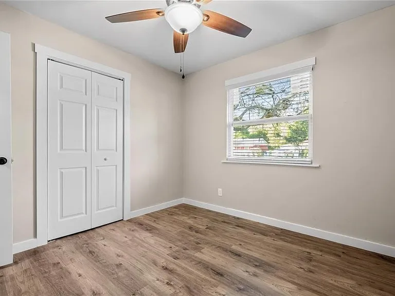 920 Johnston St — Photo 15