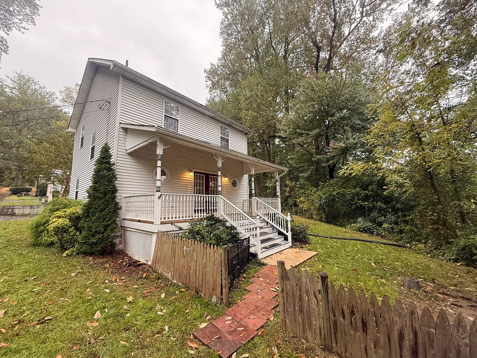 3 bed, 1250 sqft, $2,500 — Photo 3