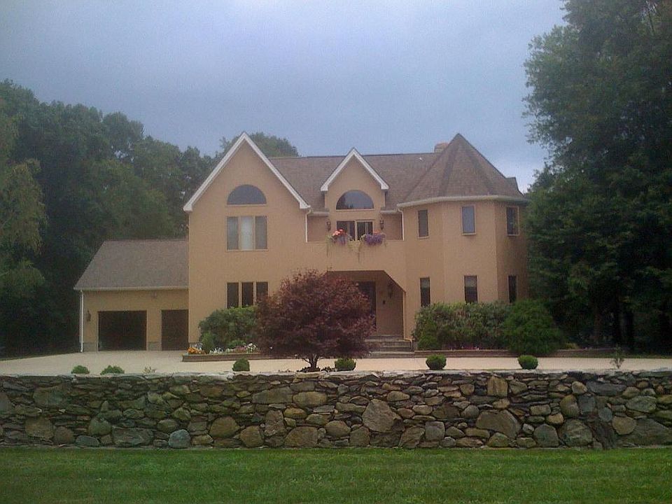 2nd image of 86 Kickemuit Ave