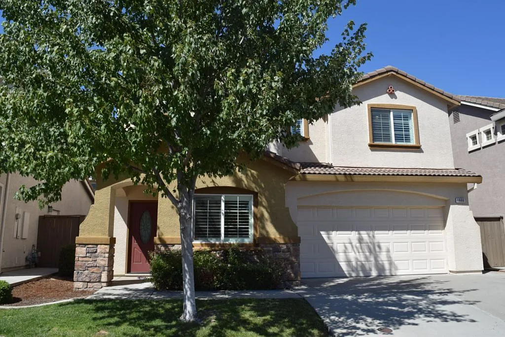 1666 Grey Bunny Dr photo 1