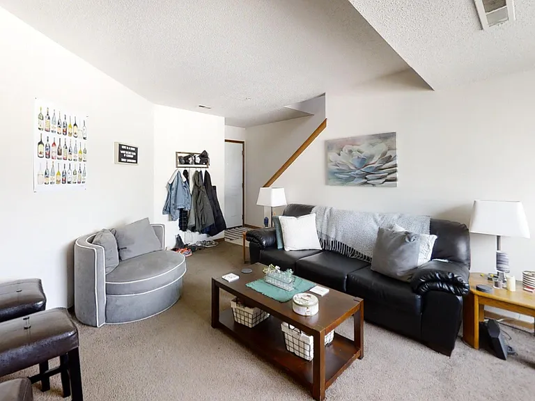 537 S Van Buren St #D — Photo 11