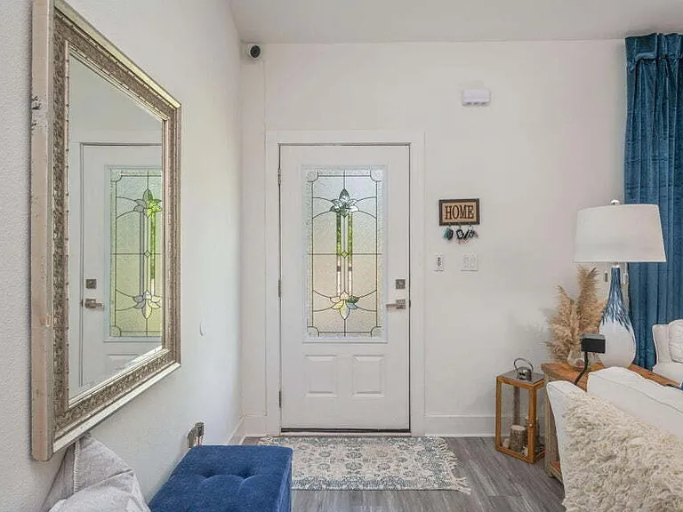 150 E Hibiscus Ave — Photo 4