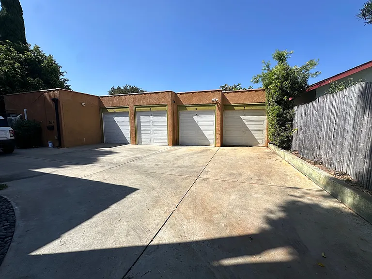 2125 Las Colinas Ave #2125 — Photo 19