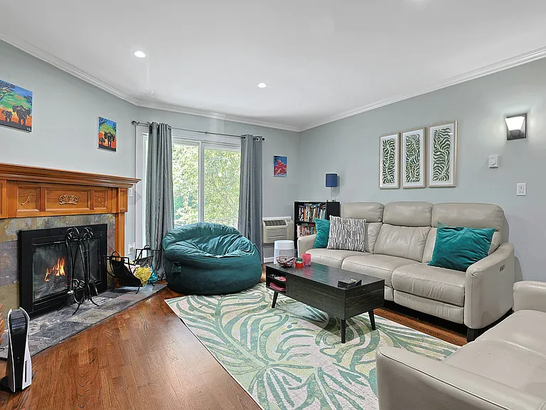 205 Old Mill Rd — Photo 4