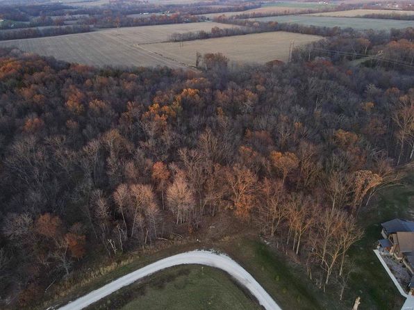 8 Red Oak Rd, Maywood, MO 63454