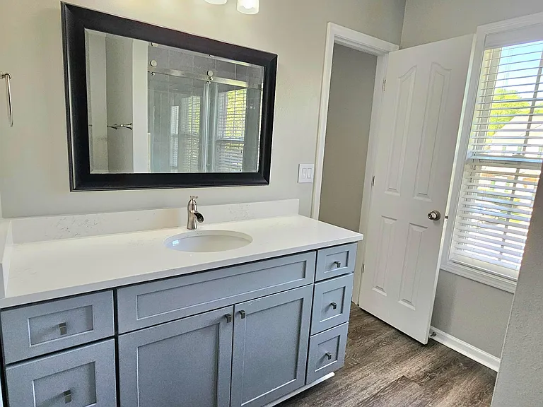 5817 Fox Point Cir — Photo 29