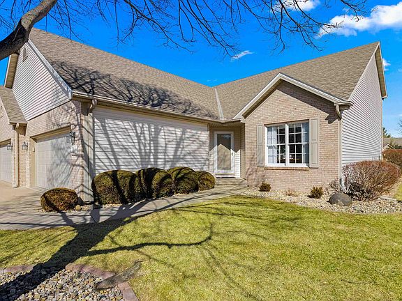 2nd image of 19 Fox Creek Ct #14