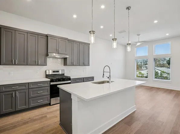 200 W 56th St #8103, Austin, TX 78751