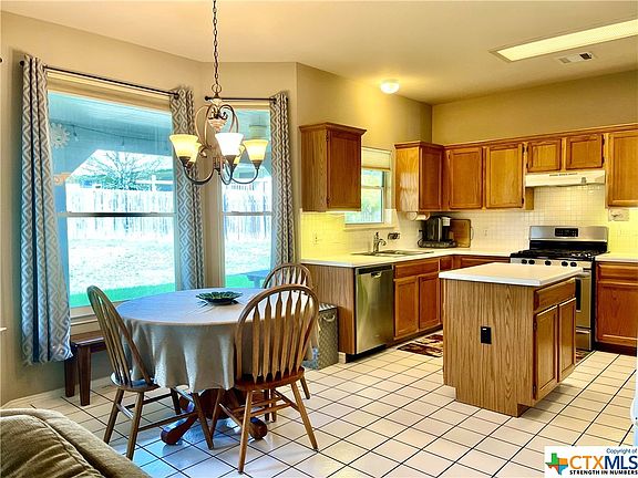 2nd image of 1103 Jordan Ln