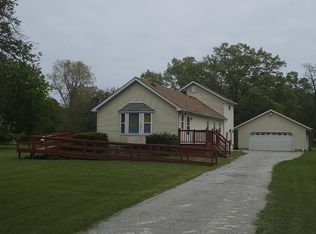 4674 Meadowlawn Dr, Fort Gratiot, MI