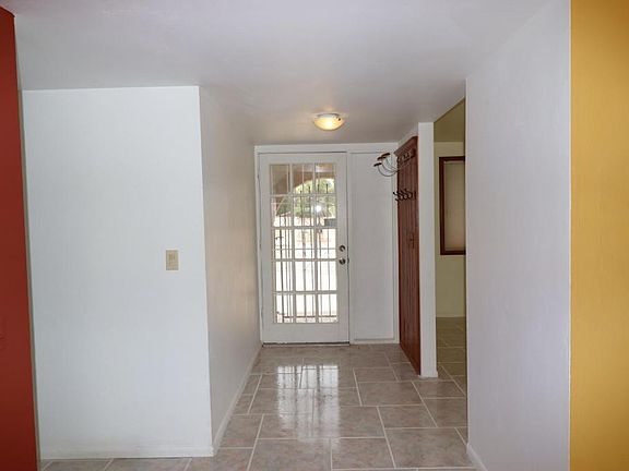 3rd image of 909 S Desert Steppes Dr