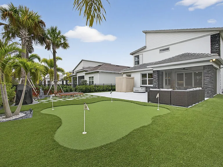 12534 Triumph Ln — Photo 45