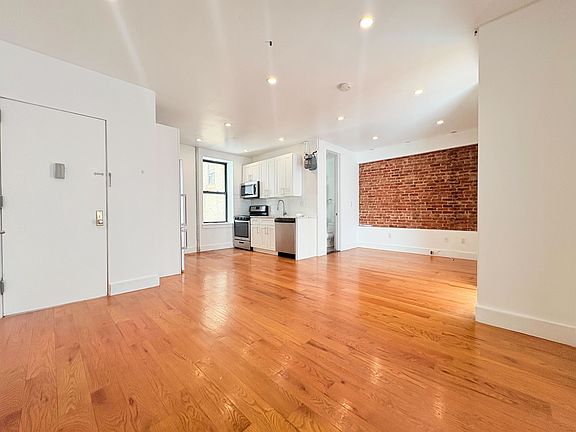 2nd image of 684 Riverside Dr APT 2A