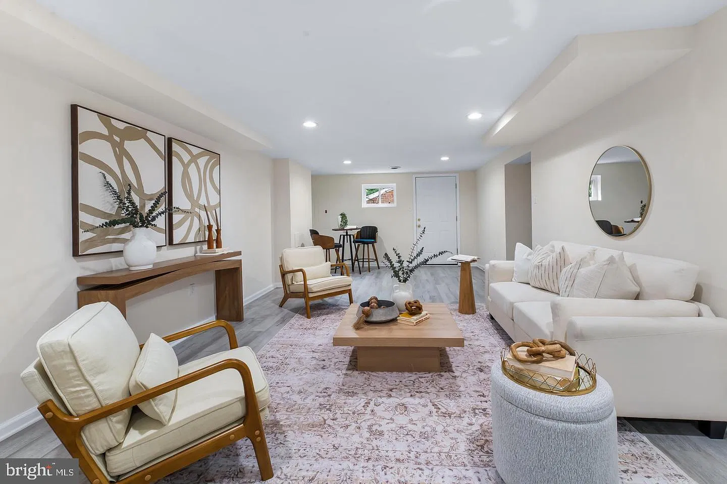 3 bed, 2.0 bath, 1725 sqft, $3,000 — Photo 4