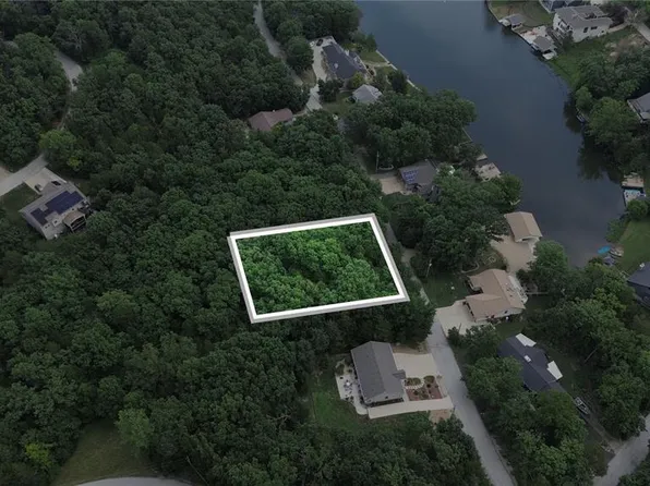 10243 Lake Ridge Dr, Hillsboro, MO 63050