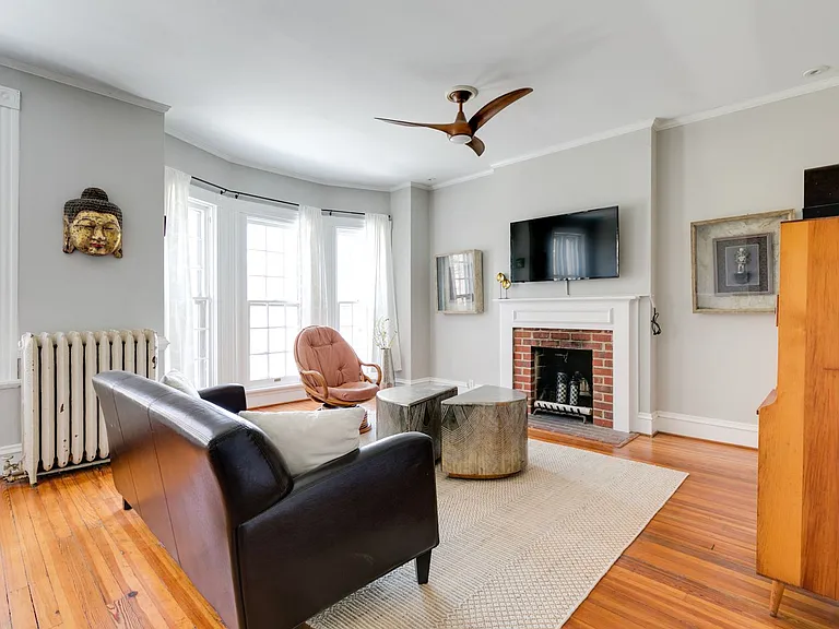 2507 Floyd Ave — Photo 5