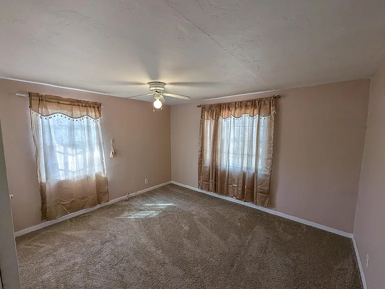 3313 E Fairmount St — Photo 5