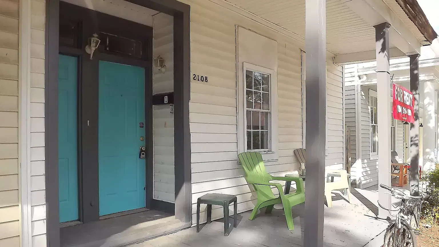 2 bed, 1320 sqft, $1,800 — Photo 1
