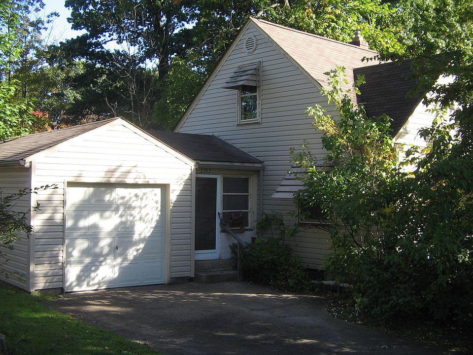 1st image of 2382 Renwick Dr
